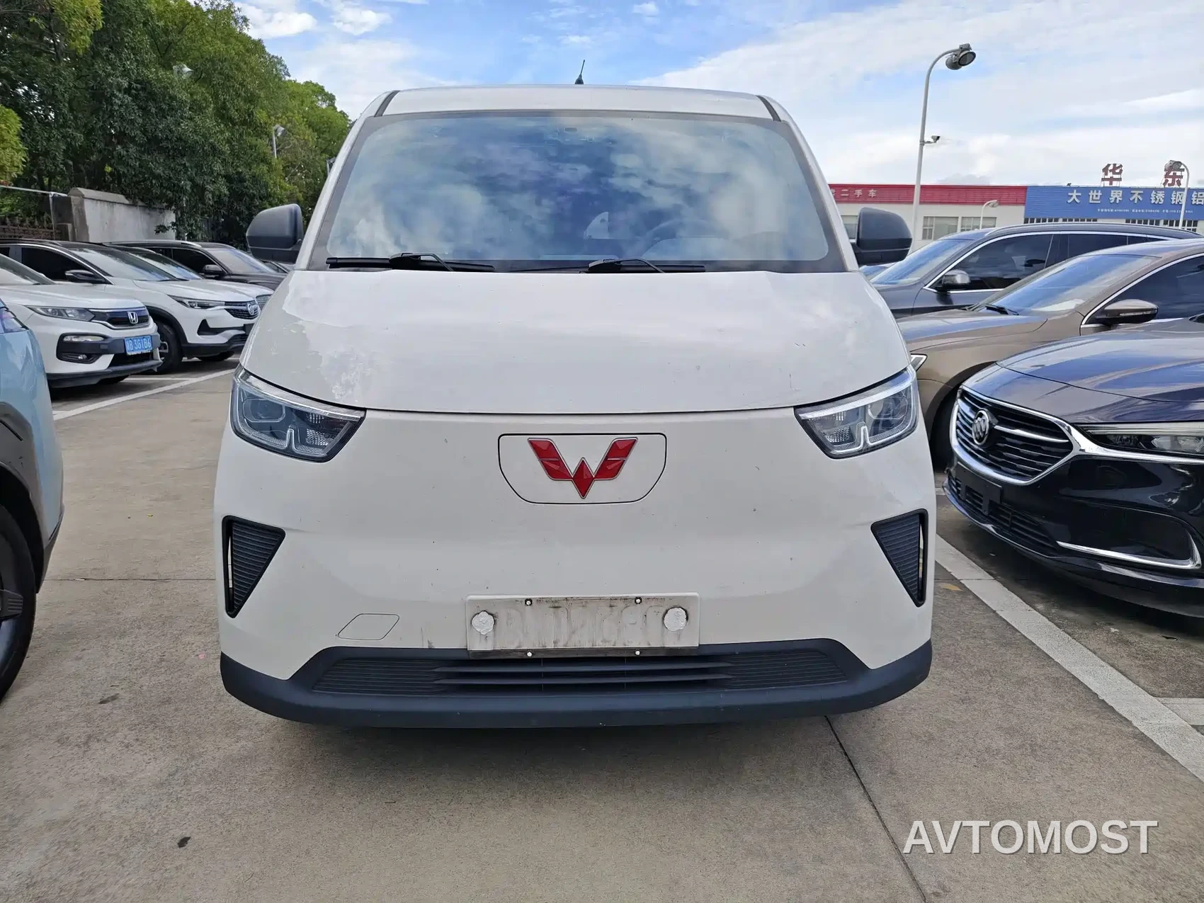 Wuling Yangguang 2024 230km Practical Passenger Version 60kW — фото 2