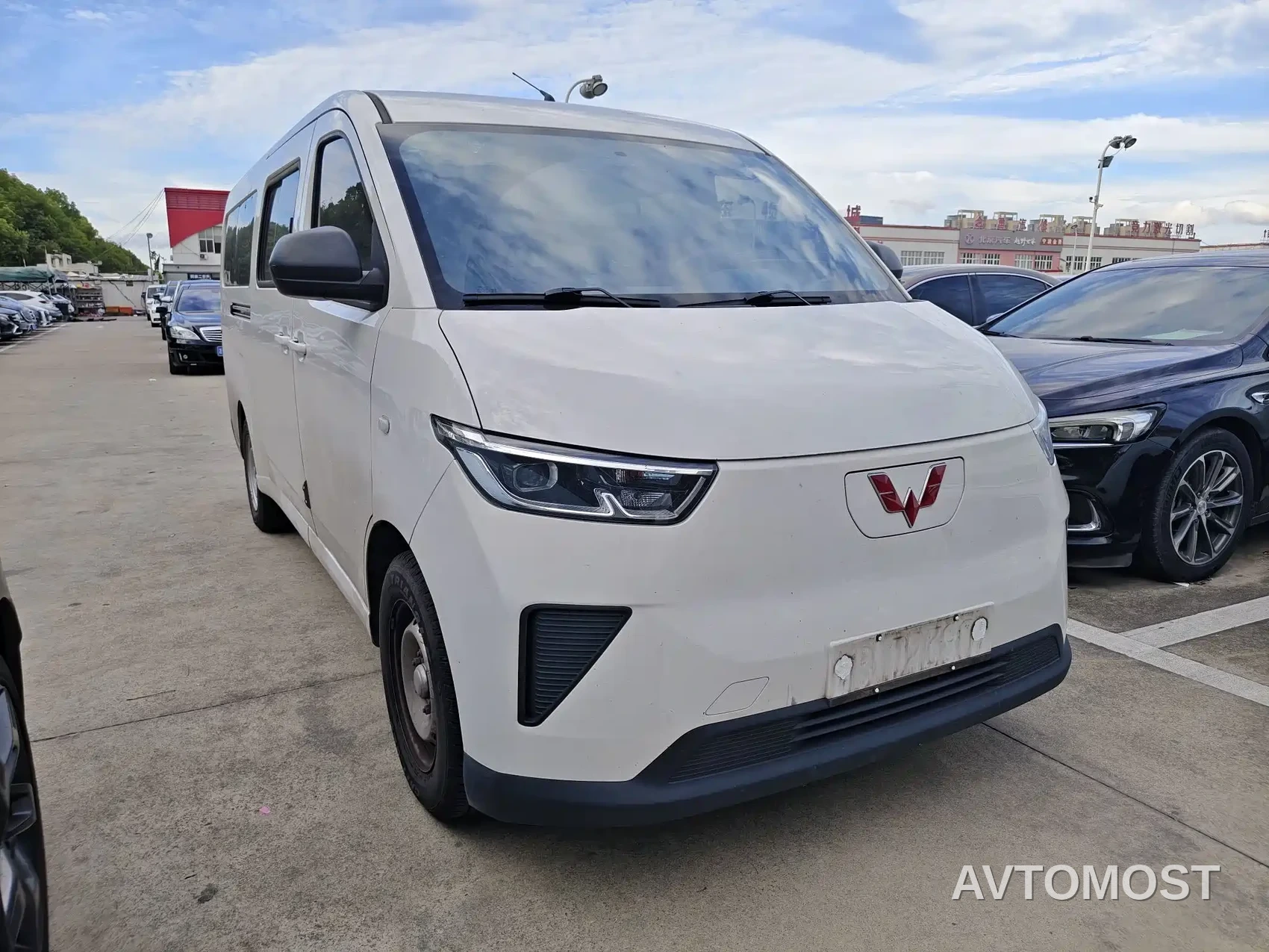 Wuling Yangguang 2024 230km Practical Passenger Version 60kW — фото 3