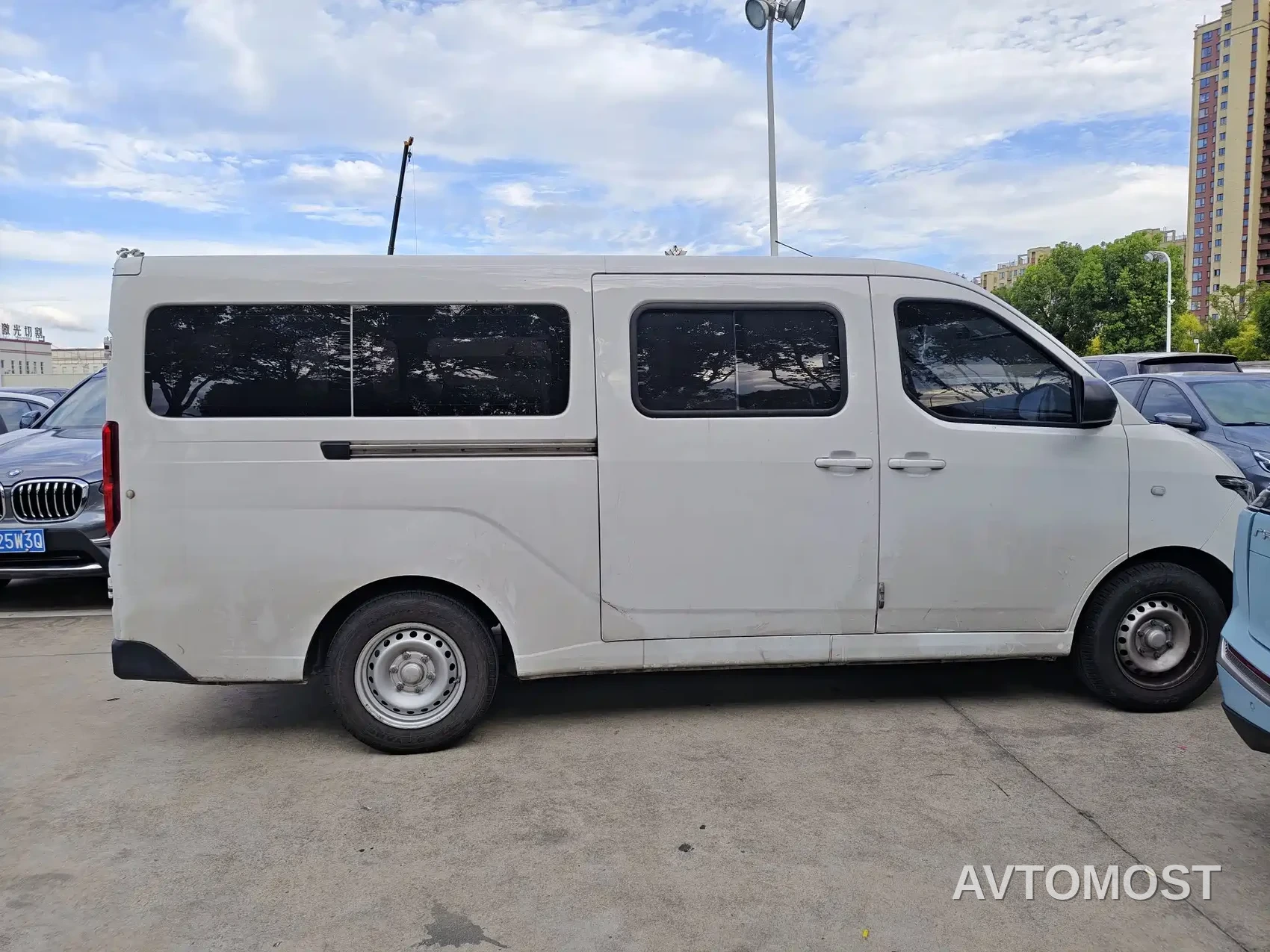 Wuling Yangguang 2024 230km Practical Passenger Version 60kW — фото 4