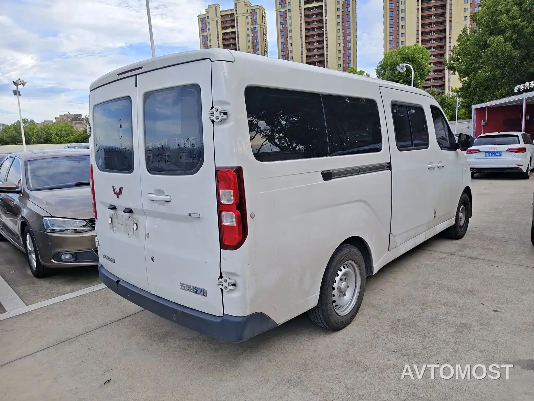 Wuling Yangguang 2024 230km Practical Passenger Version 60kW — фото 5