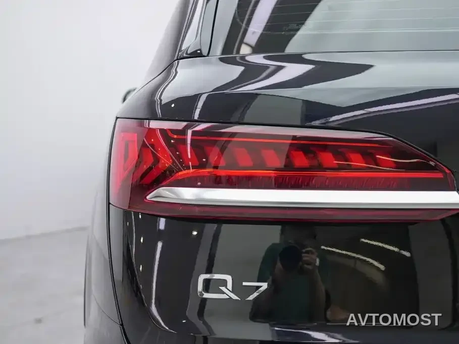 Audi Q7 2021 55 TFSI quattro S line Sport — фото 15