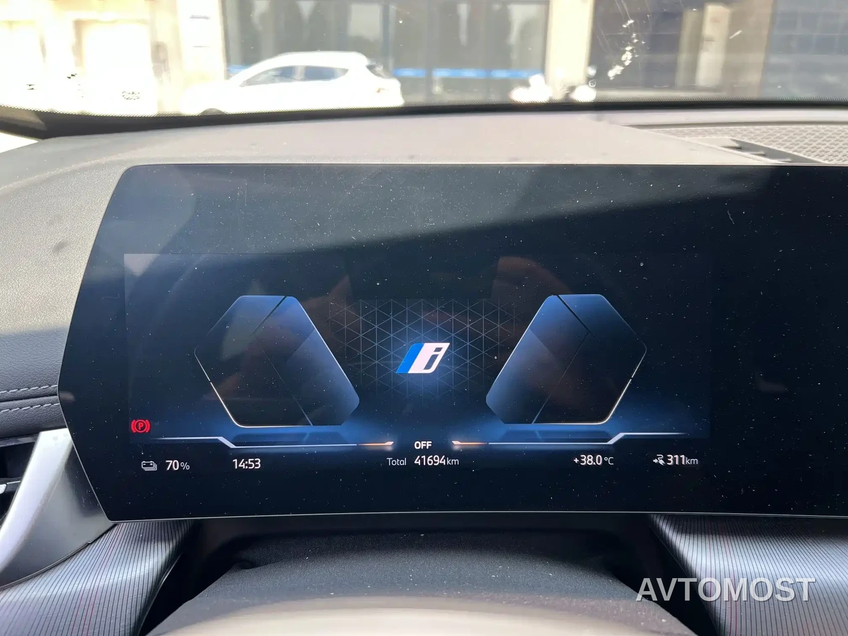 BMW iX1 2023 eDrive25L M Sport Package — фото 5