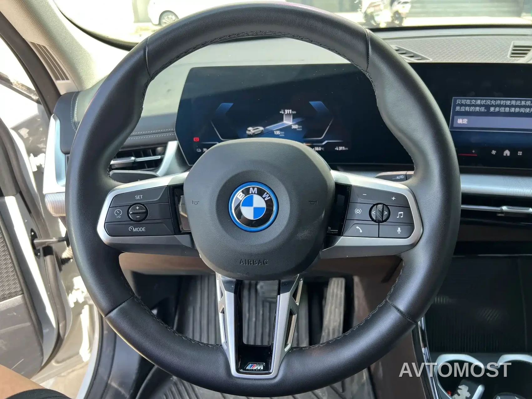 BMW iX1 2023 eDrive25L M Sport Package — фото 6