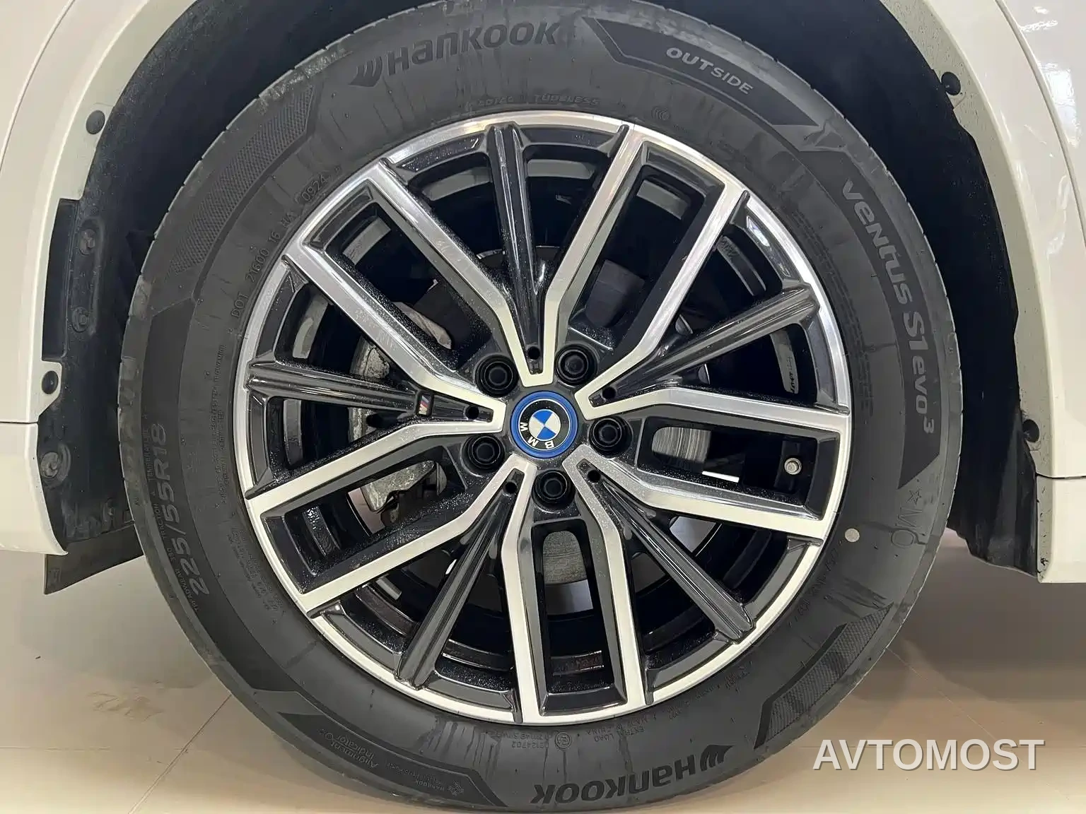 BMW iX1 2023 eDrive25L M Sport Package — фото 13