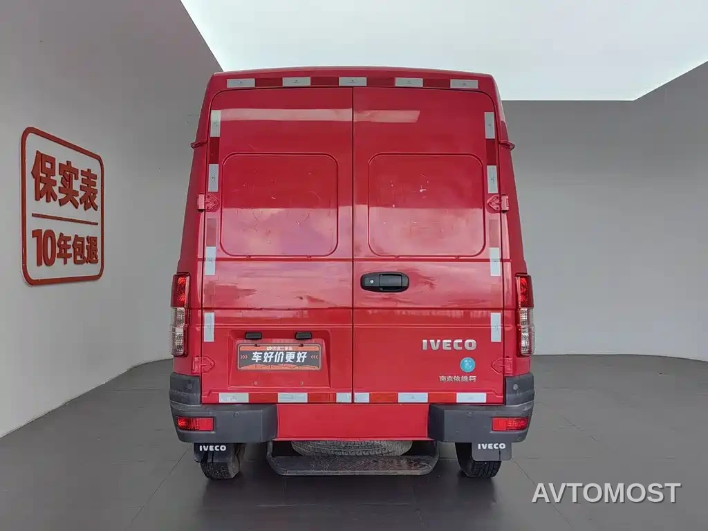 Iveco Daily 2021 Model 2.8T V35 VAN Cargo Van 3 Seats Short Wheelbase Medium Roof Single Tire Manual Door — фото 3