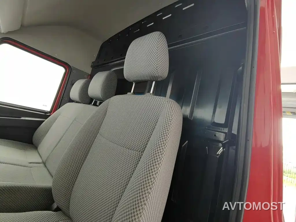 Iveco Daily 2021 Model 2.8T V35 VAN Cargo Van 3 Seats Short Wheelbase Medium Roof Single Tire Manual Door — фото 12