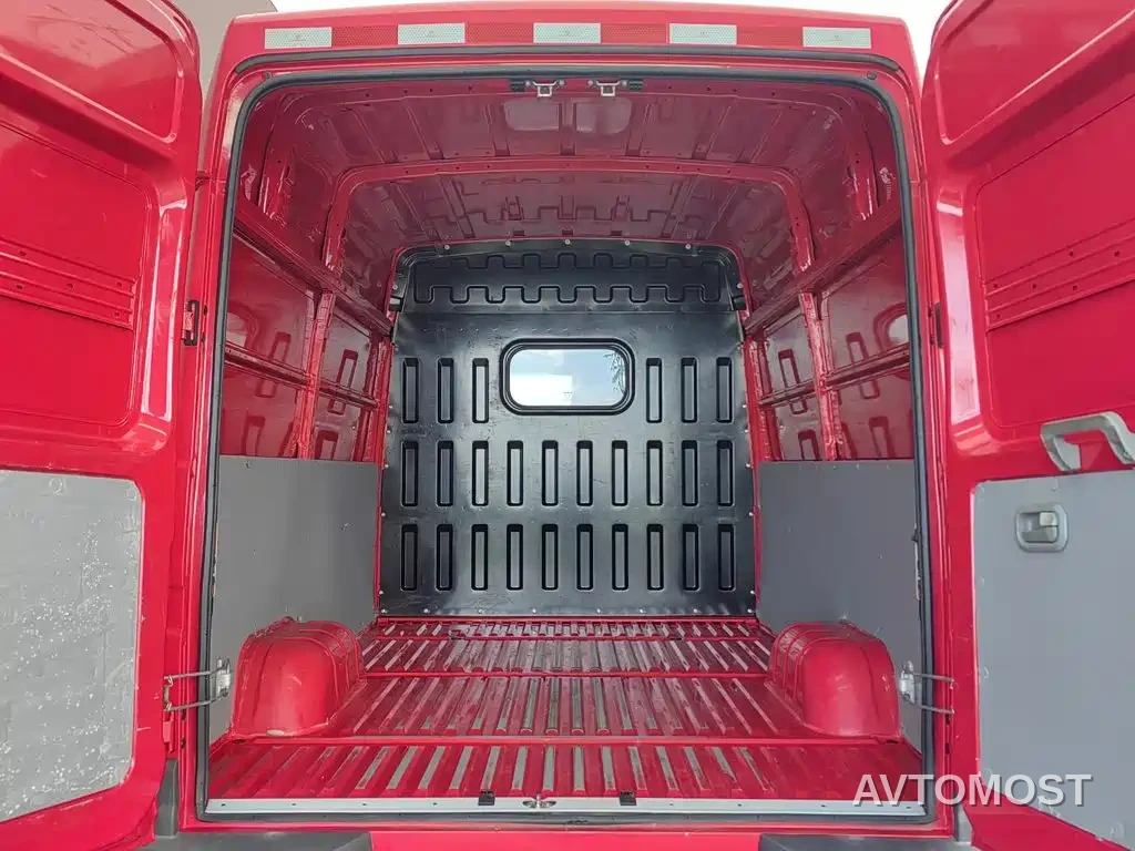 Iveco Daily 2021 Model 2.8T V35 VAN Cargo Van 3 Seats Short Wheelbase Medium Roof Single Tire Manual Door — фото 13