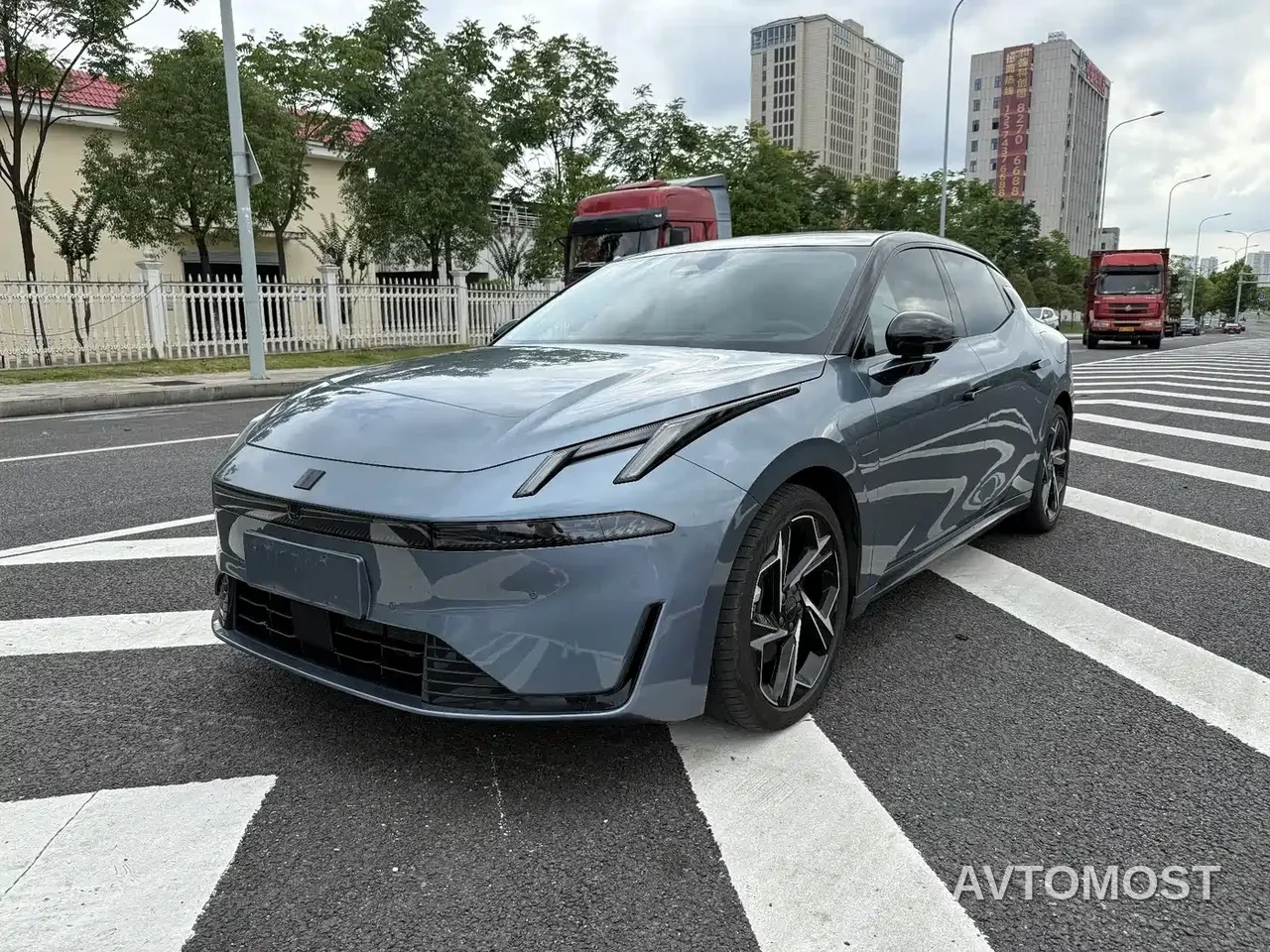 Lynk & Co 07 EM-P 2024 EM-P 126 Long Range Pro — фото 1
