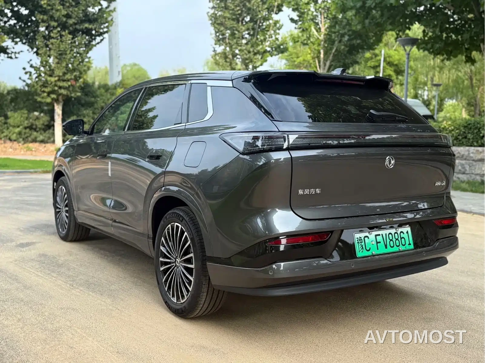 Dongfeng Aeolus L8 2025 Plug-in Hybrid — фото 7