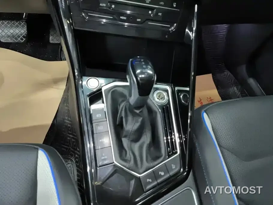 Volkswagen Tayron GTE Plug-in Hybrid 2020 1.4T Premium — фото 11