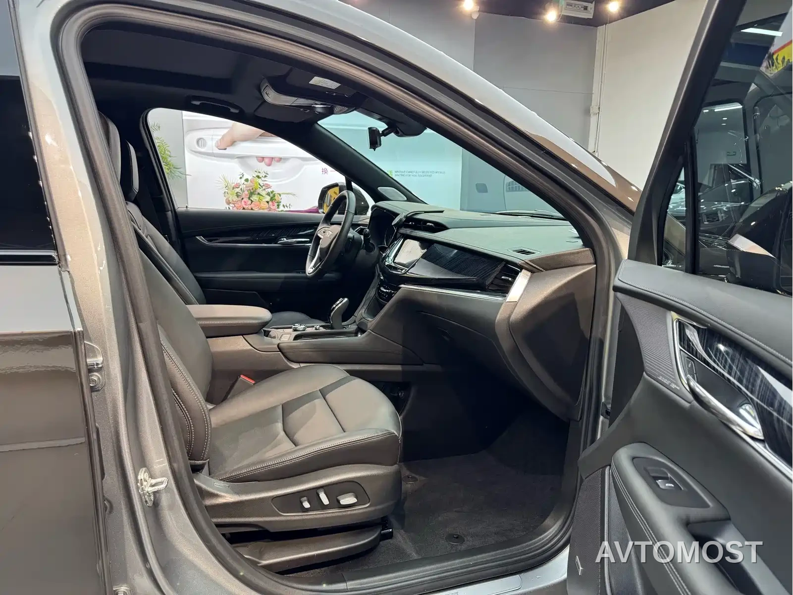 Cadillac XT6 2022 2.0T 6-Seater 4WD Luxury Edition — фото 12