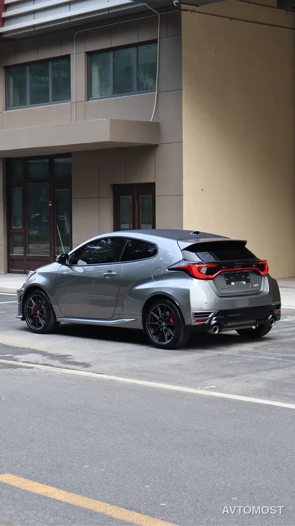 Toyota GR YARIS 2024 GR Evolution Edition — фото 3
