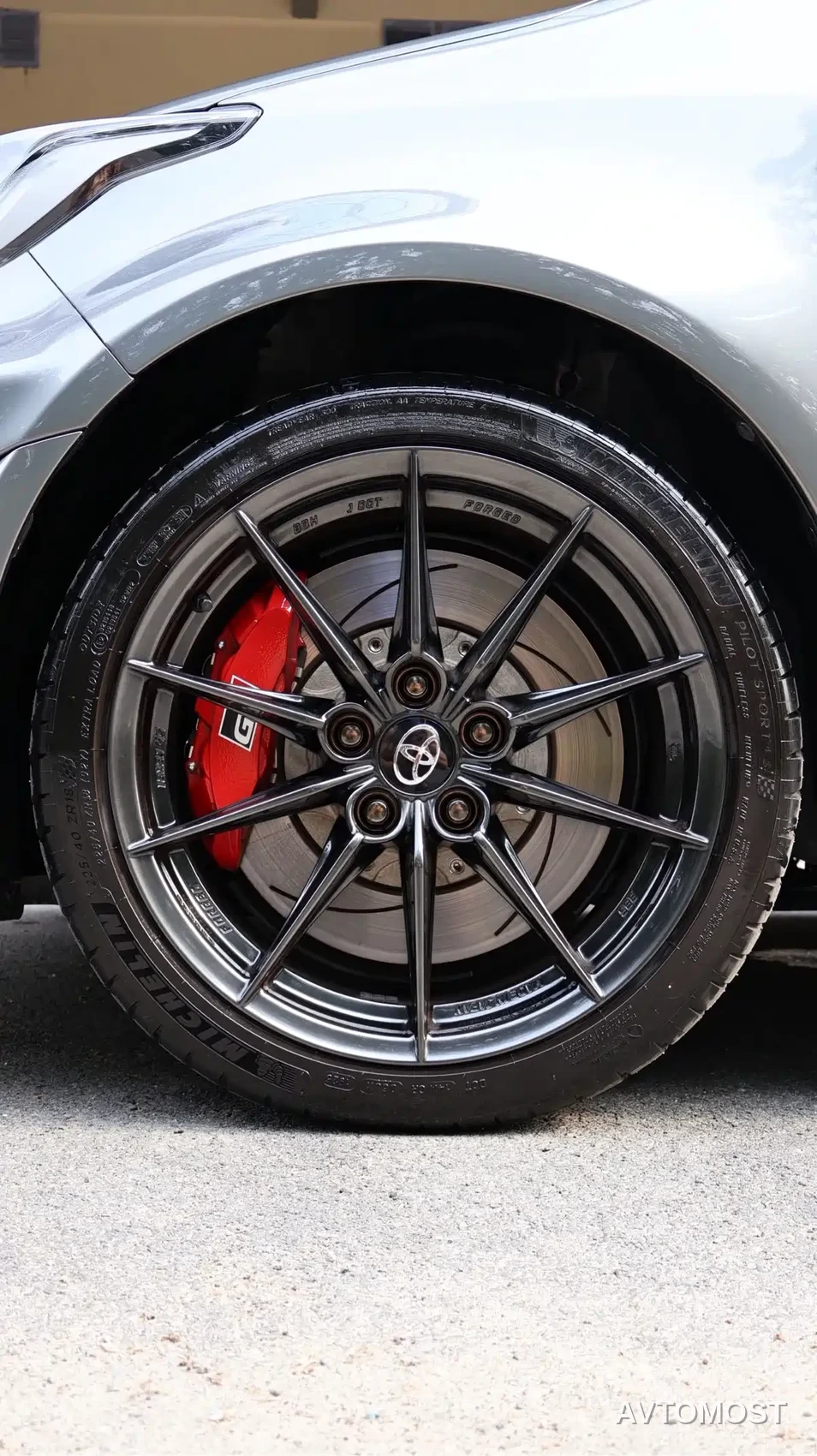 Toyota GR YARIS 2024 GR Evolution Edition — фото 7