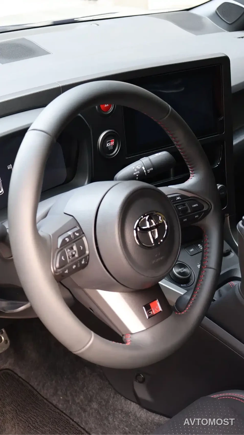 Toyota GR YARIS 2024 GR Evolution Edition — фото 8