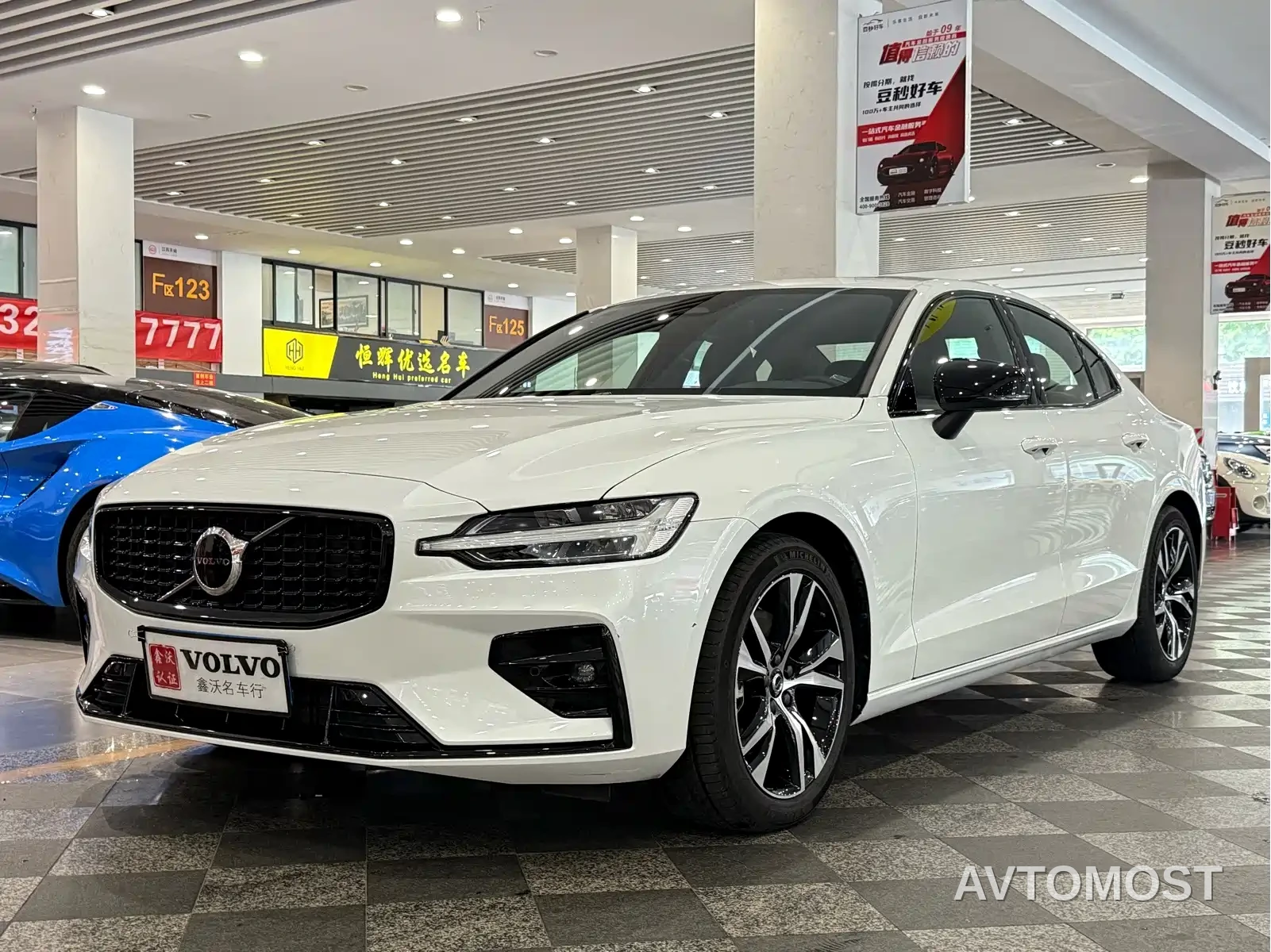 Volvo S60 2025 B5 Elegance Sport Edition — фото 1