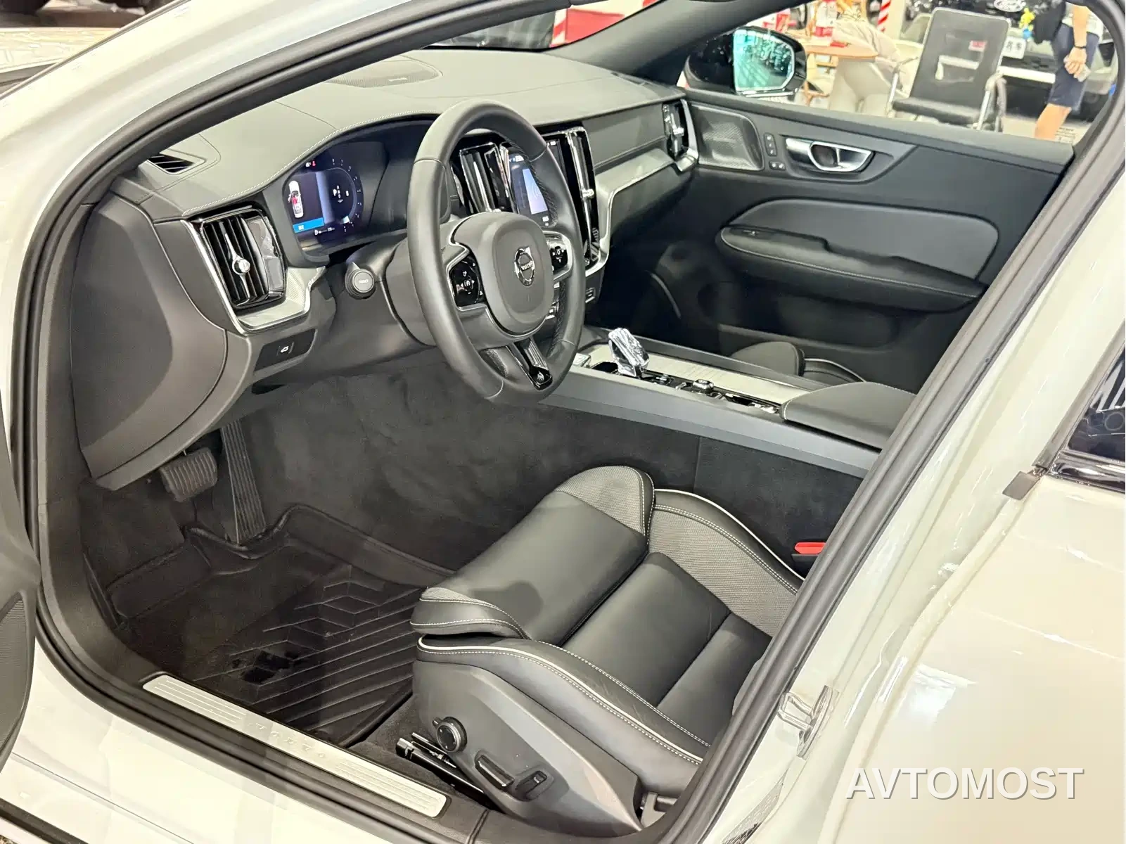 Volvo S60 2025 B5 Elegance Sport Edition — фото 6