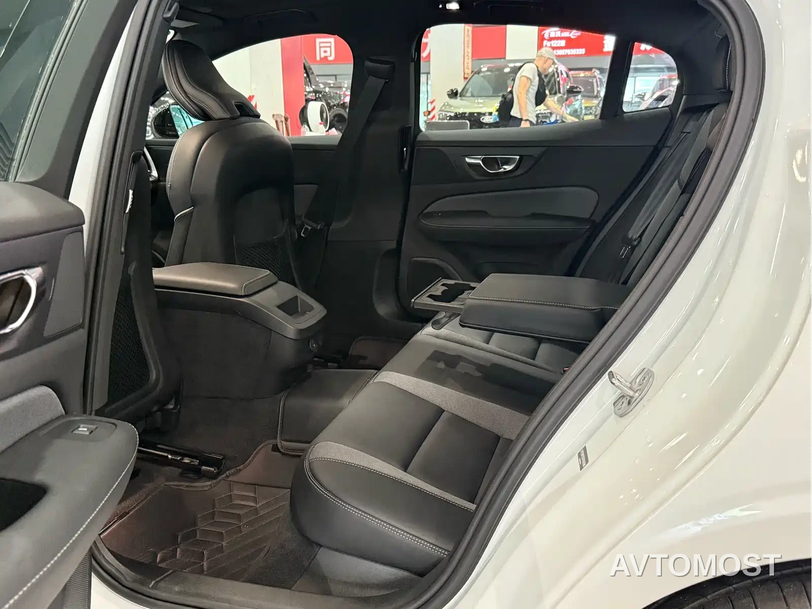 Volvo S60 2025 B5 Elegance Sport Edition — фото 18