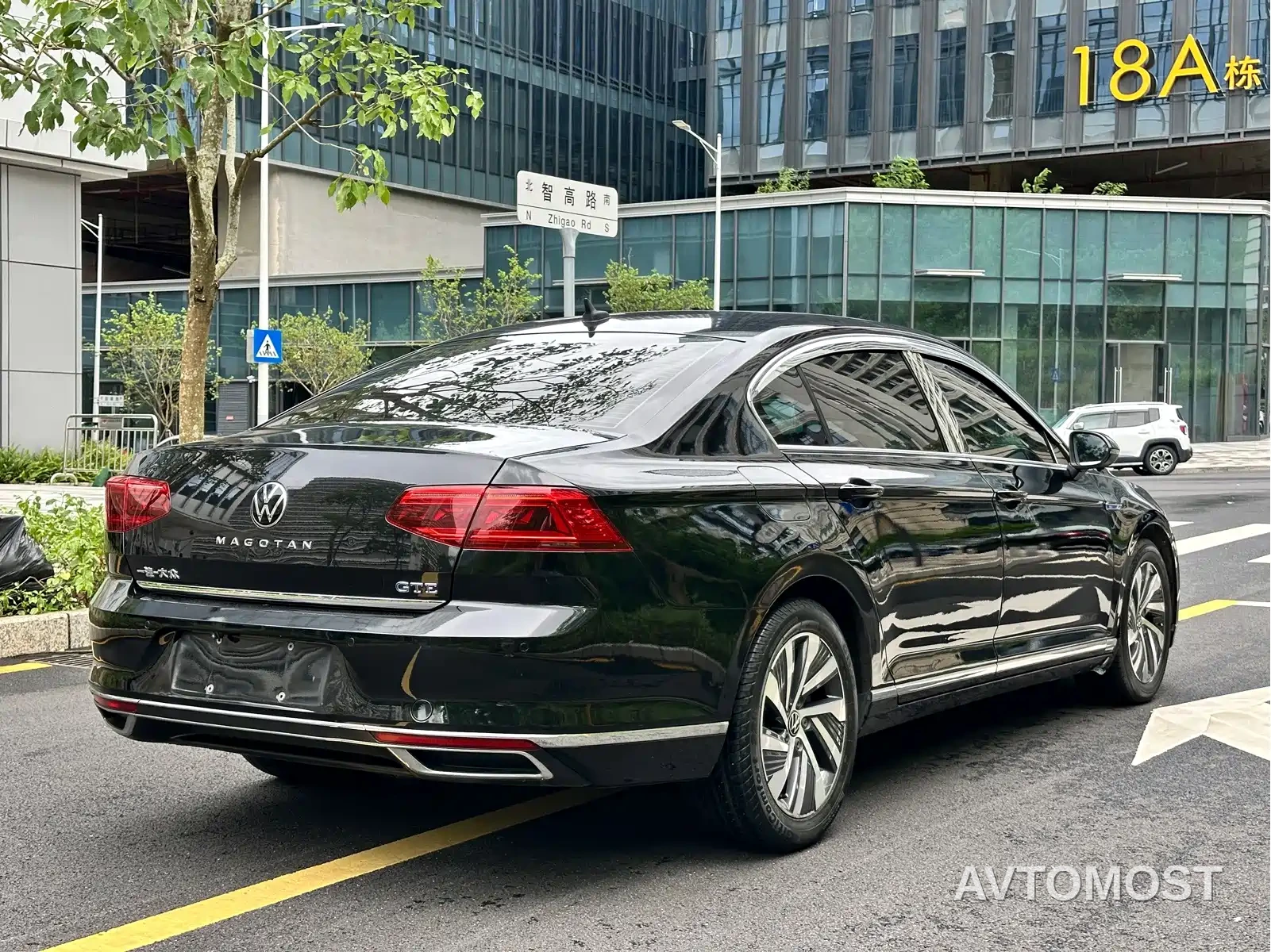 Volkswagen Magotan GTE Plug-in Hybrid 2020 GTE Luxury — фото 4