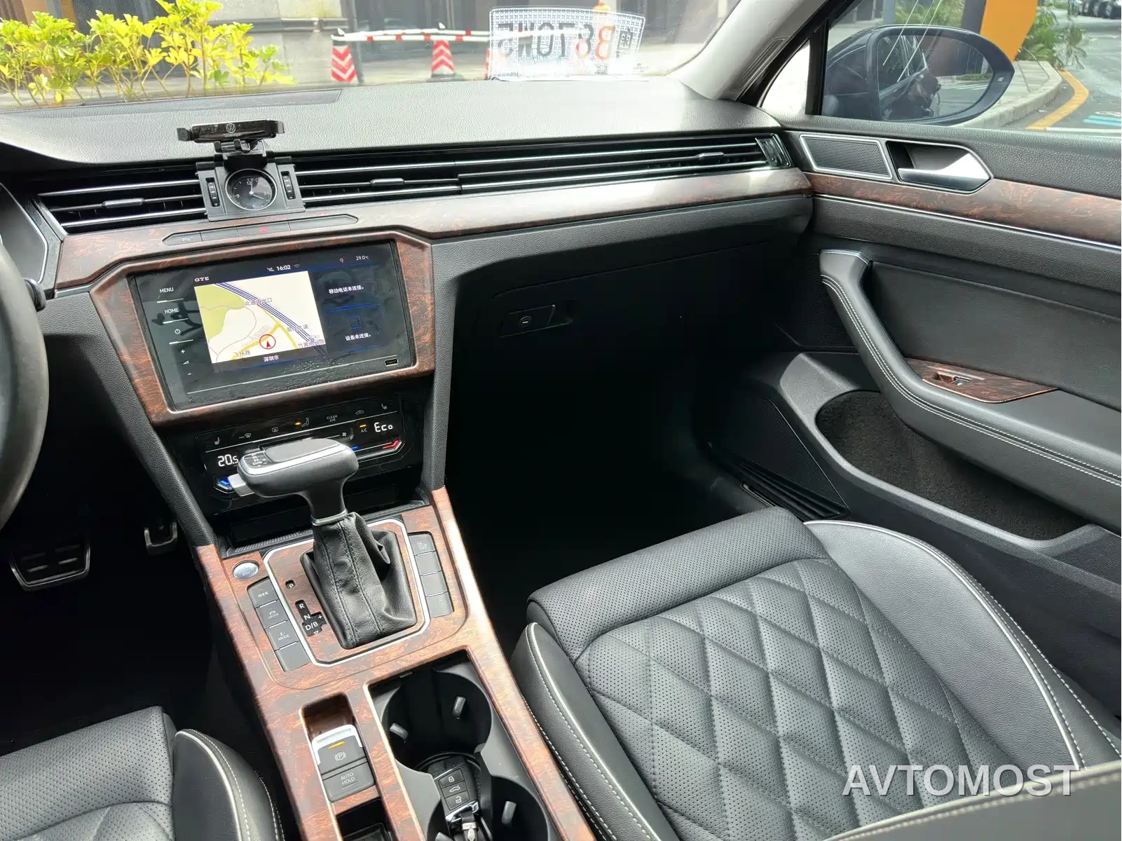 Volkswagen Magotan GTE Plug-in Hybrid 2020 GTE Luxury — фото 15