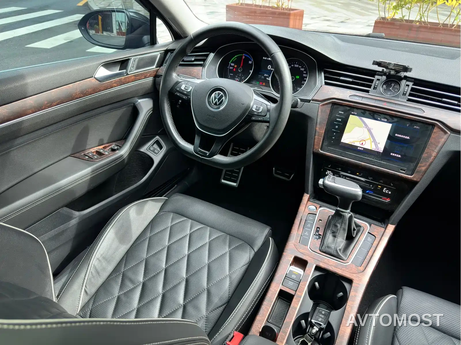 Volkswagen Magotan GTE Plug-in Hybrid 2020 GTE Luxury — фото 16