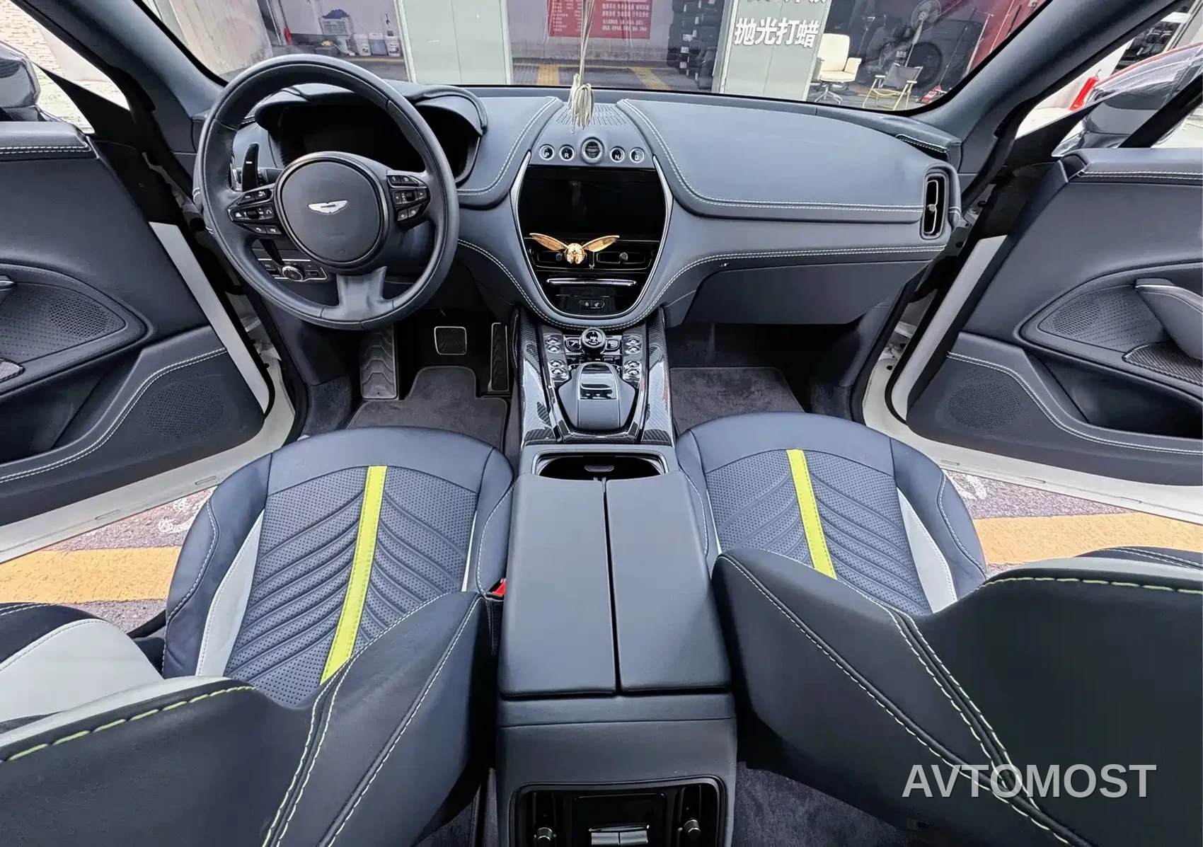 Aston Martin DBX 2023 Model 4.0T V8 707 — фото 5