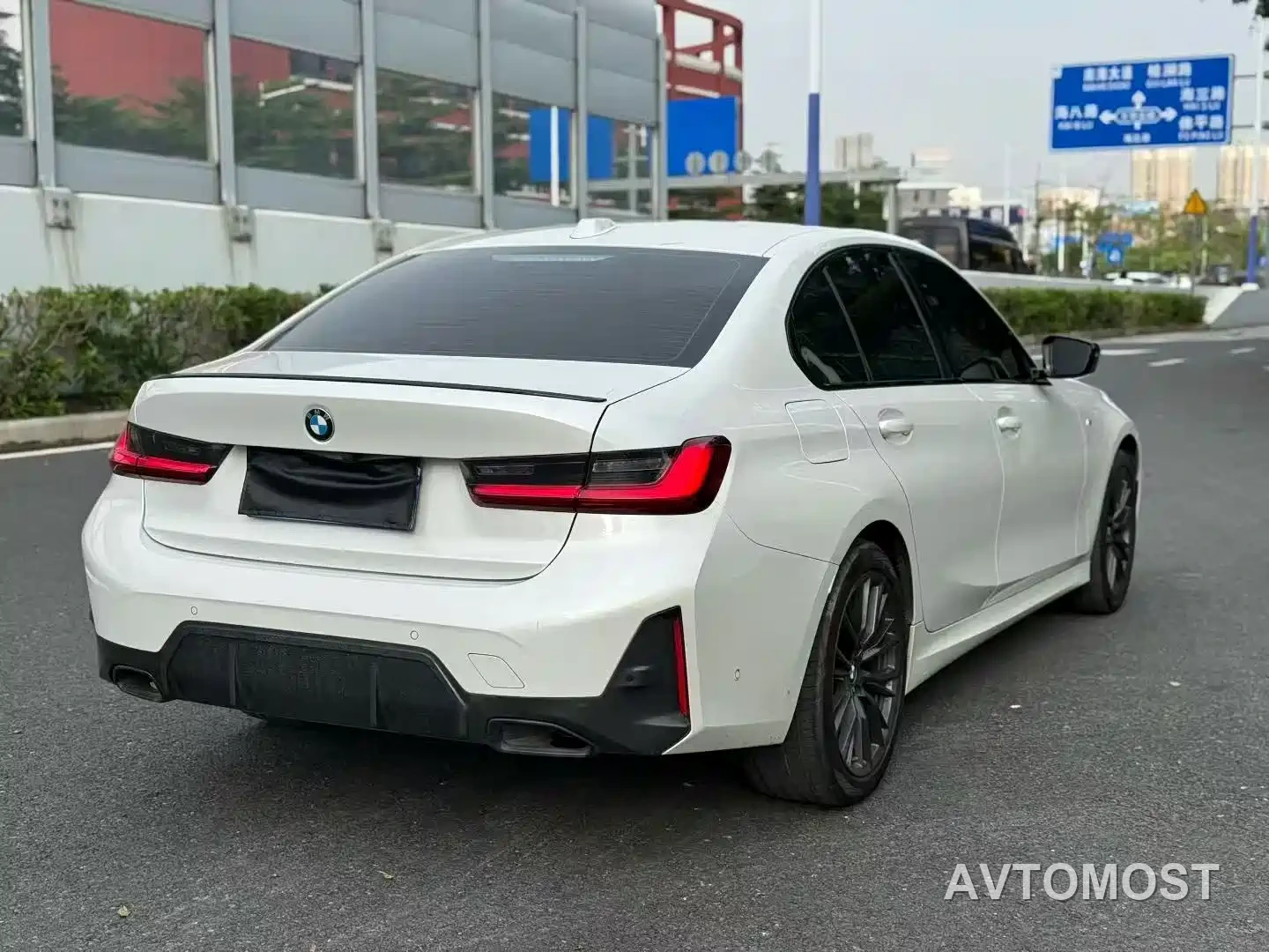 BMW 3 Series 2024 325Li M Sport Package — фото 4