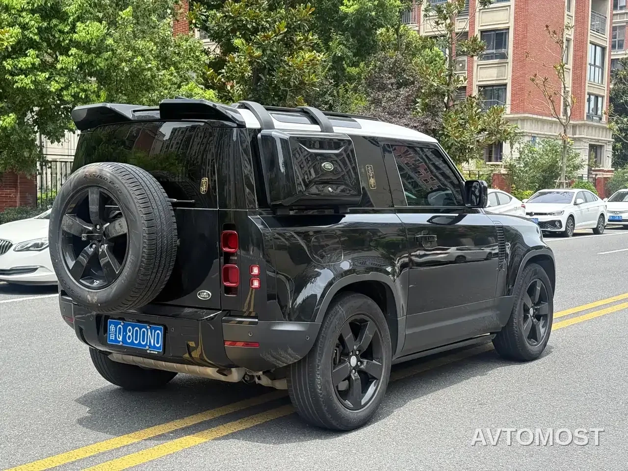 Land Rover Defender 2021 90 P400 Classic Replica Edition — фото 6