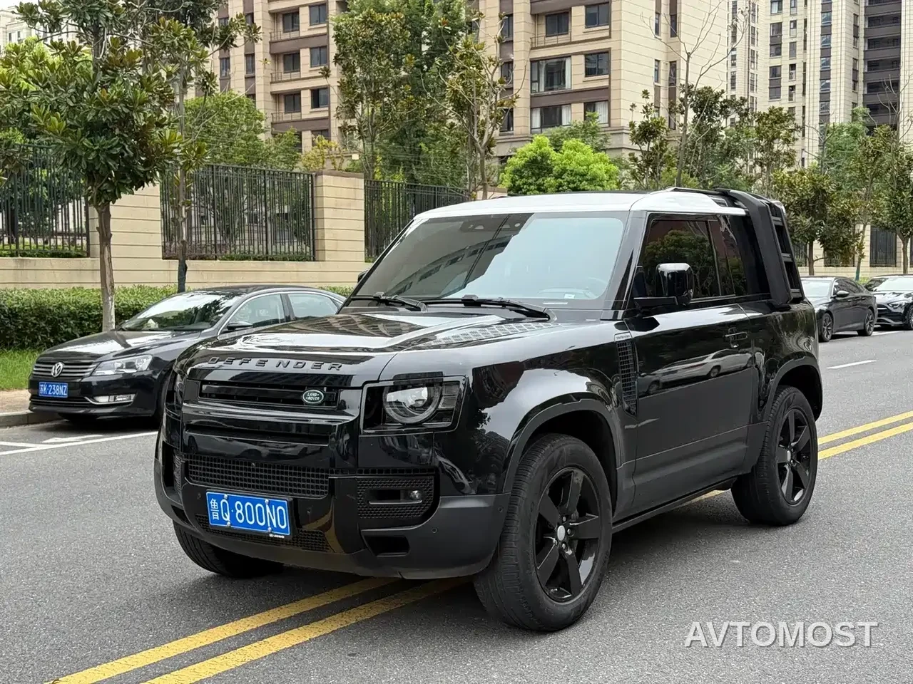 Land Rover Defender 2021 90 P400 Classic Replica Edition — фото 14