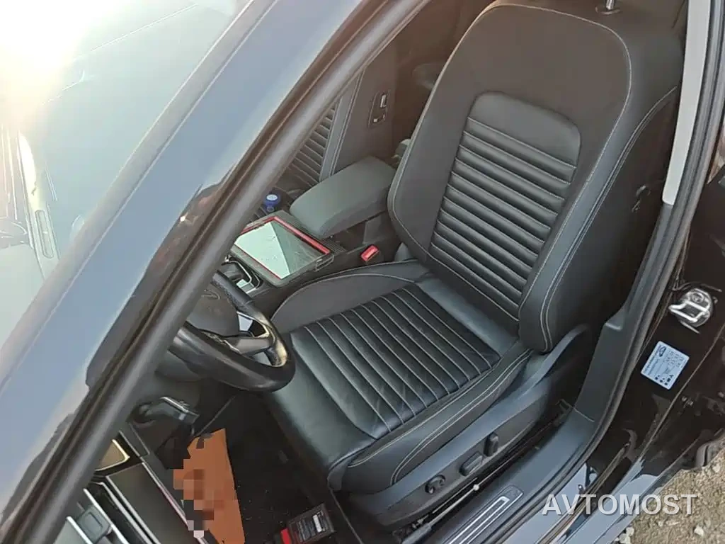Volkswagen Magotan 2020 330TSI DSG Luxury — фото 15