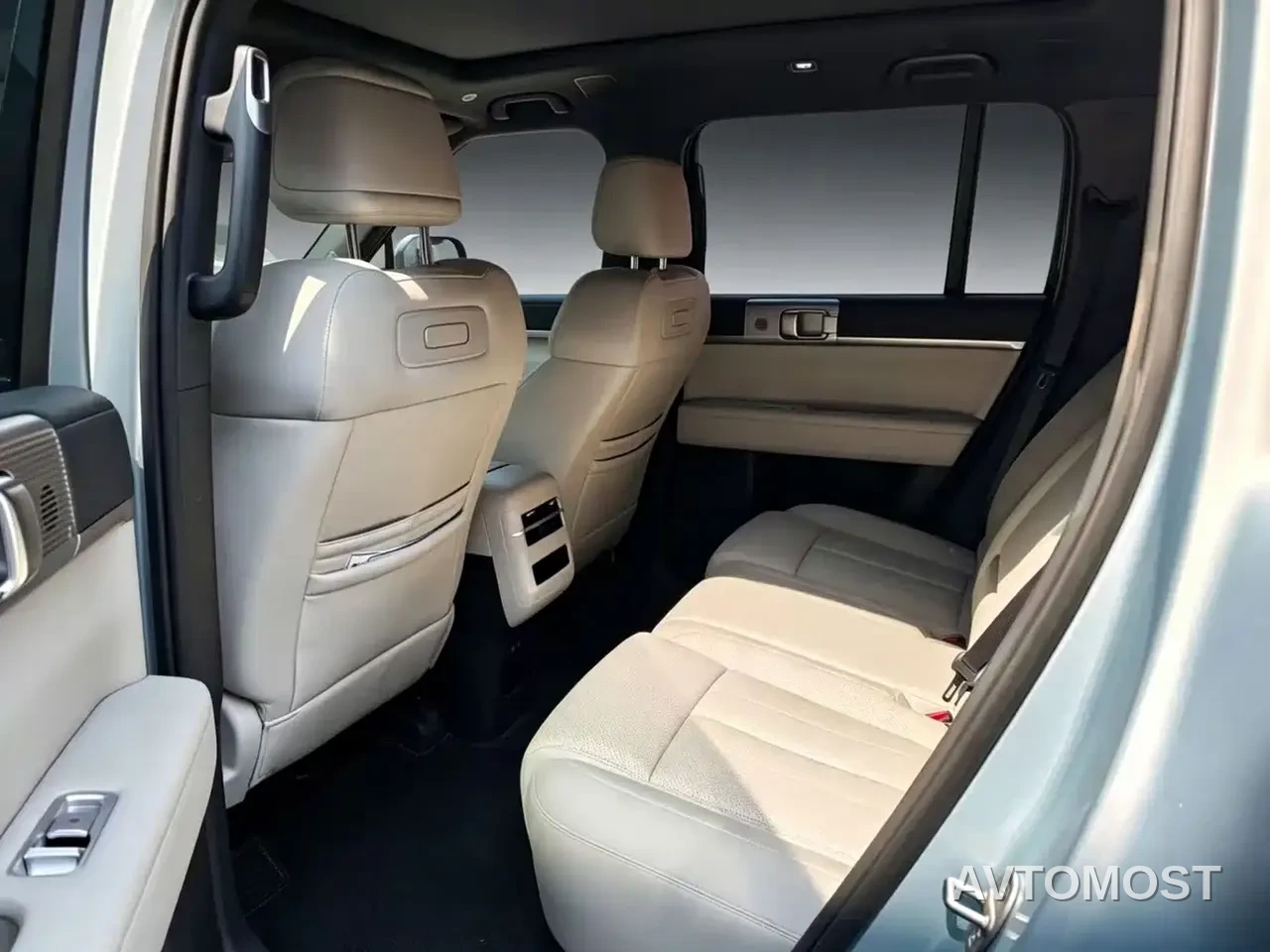 Fang Cheng Bao Titanium 7 2025 AWD Base Model — фото 4