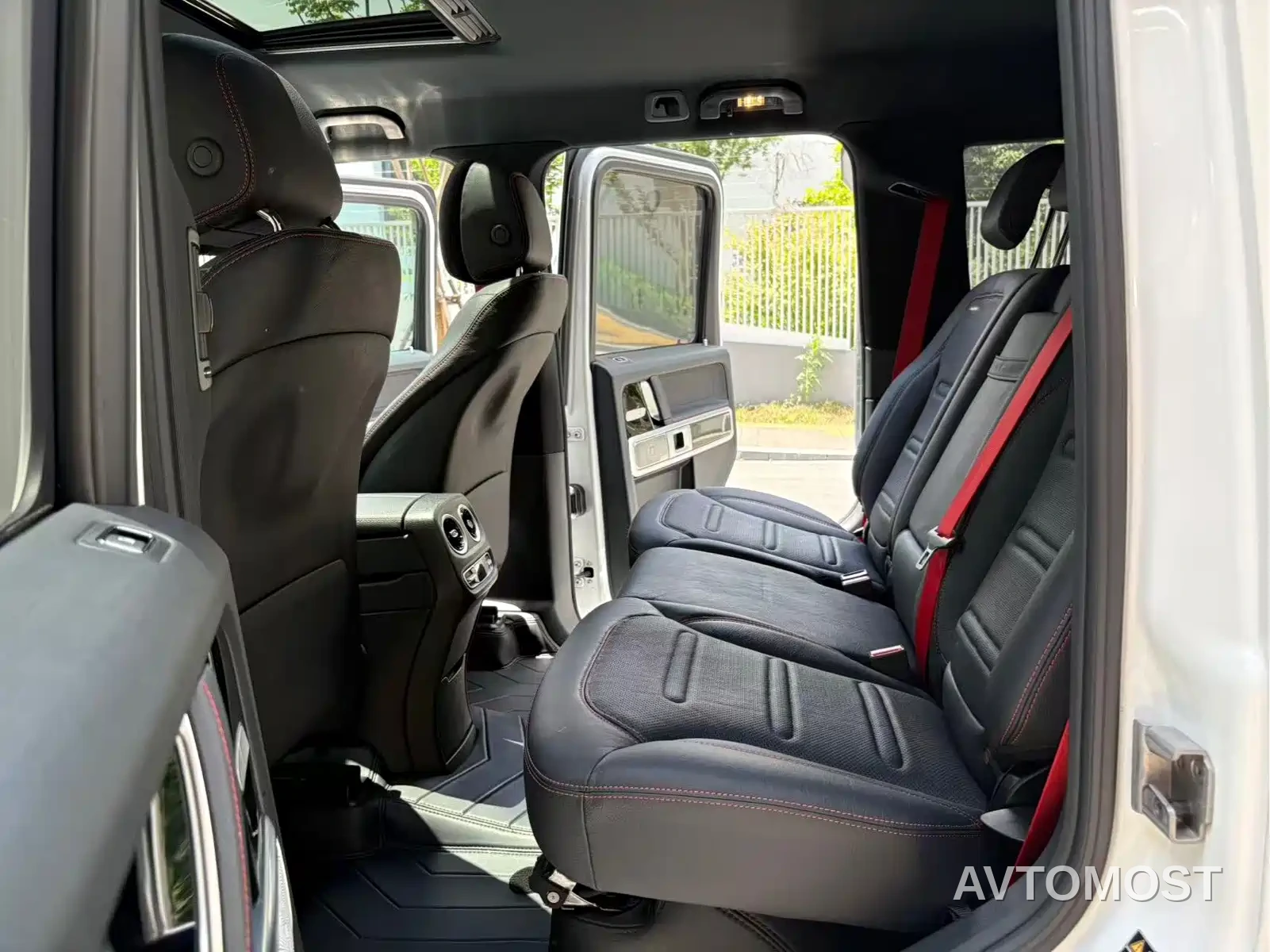 Mercedes-Benz G-Class 2022 G 500 — фото 10