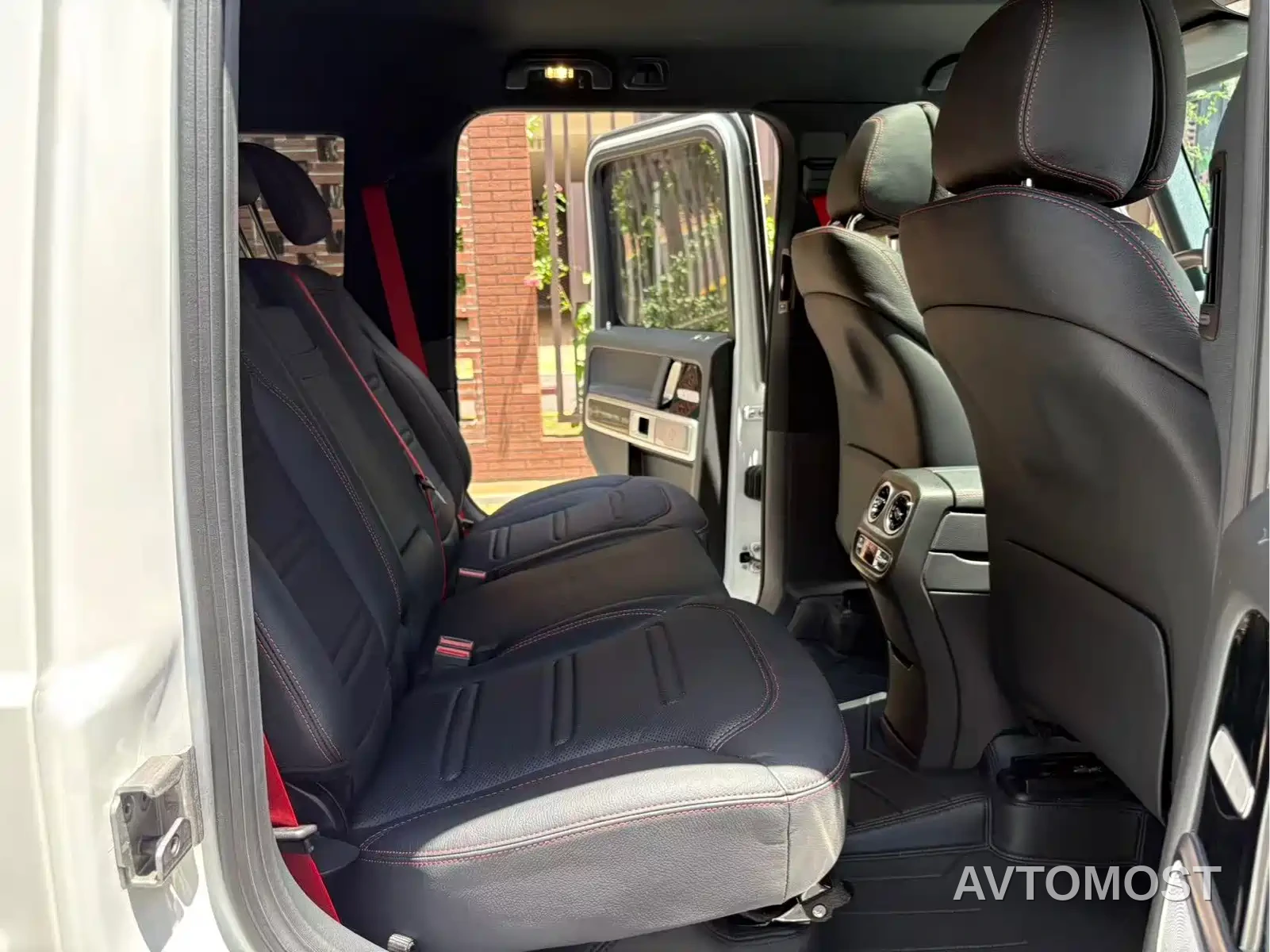 Mercedes-Benz G-Class 2022 G 500 — фото 12
