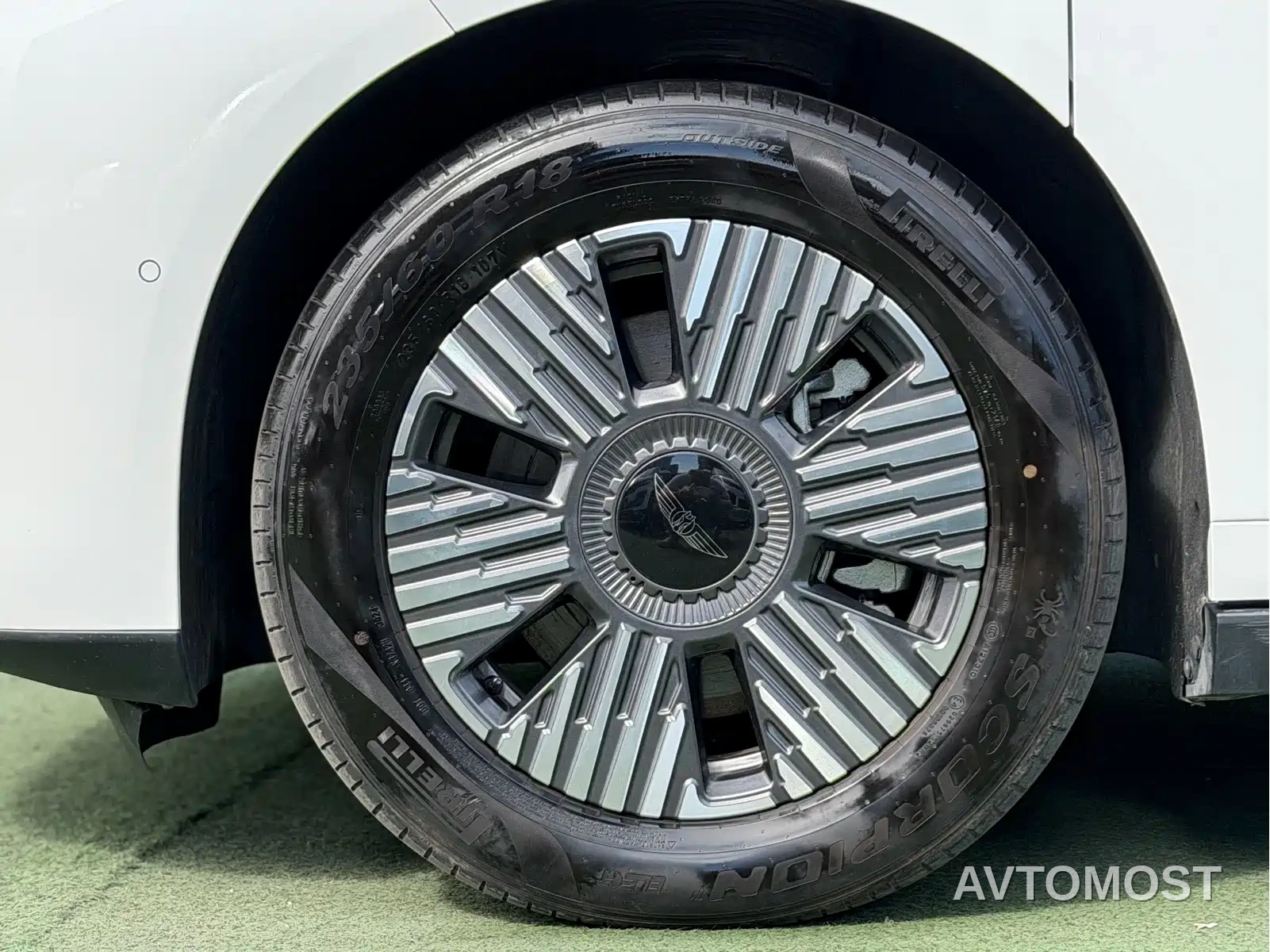 Geely Galaxy Yizhen L380 2024 140kWh 6-Seater AWD Ultra — фото 24