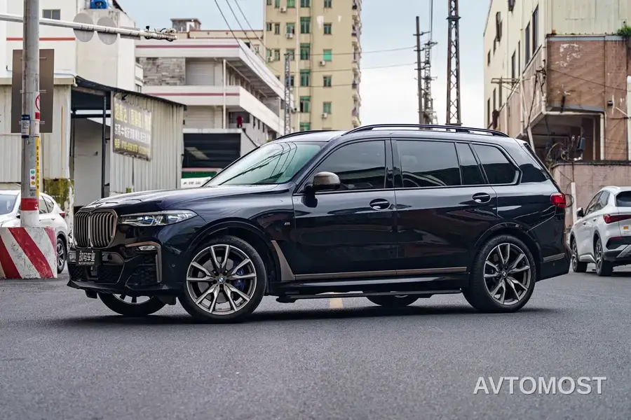 BMW X7 2022 xDrive M50i