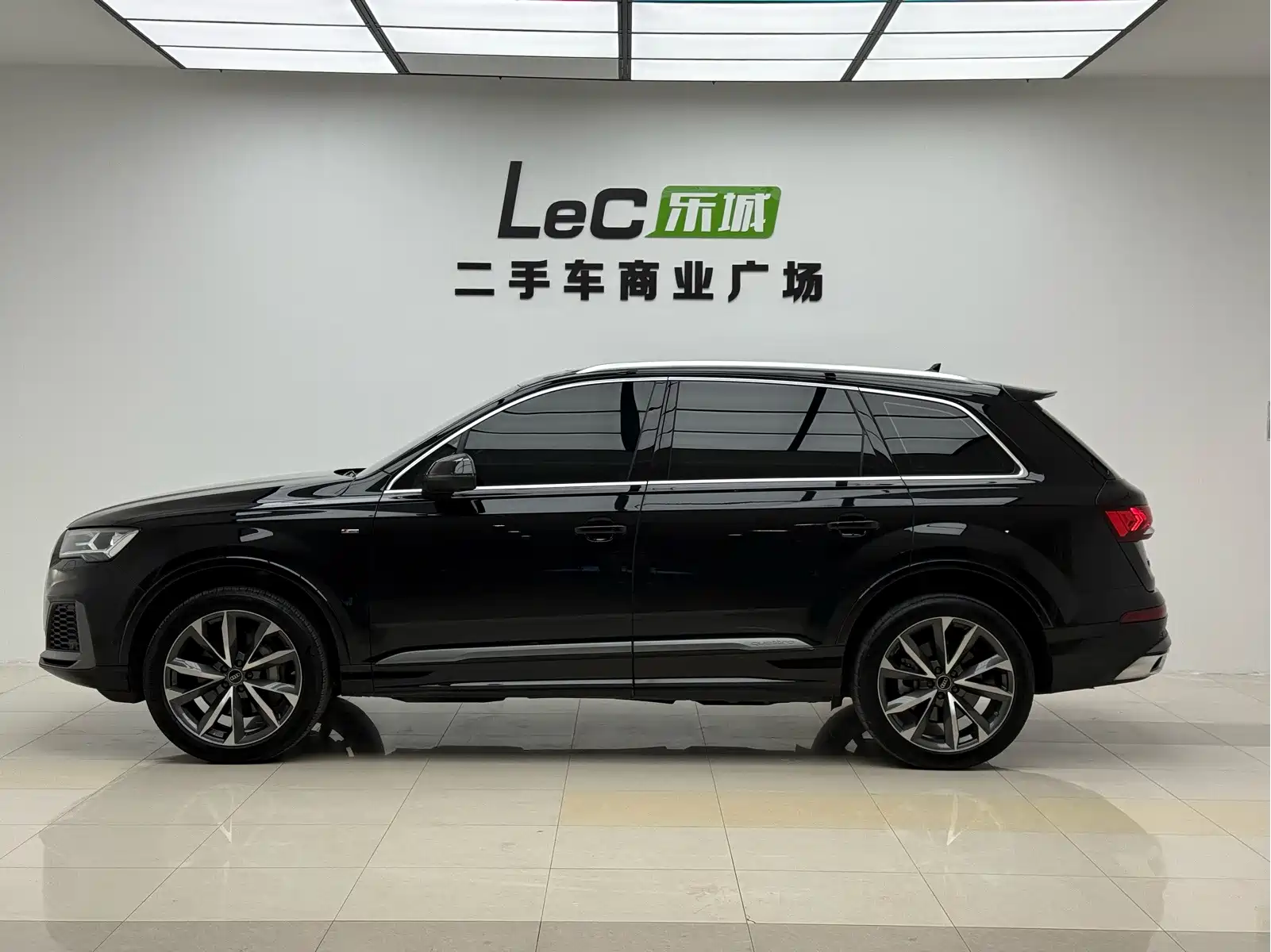 Audi Q7 2023 55 TFSI quattro S line Sport — фото 4