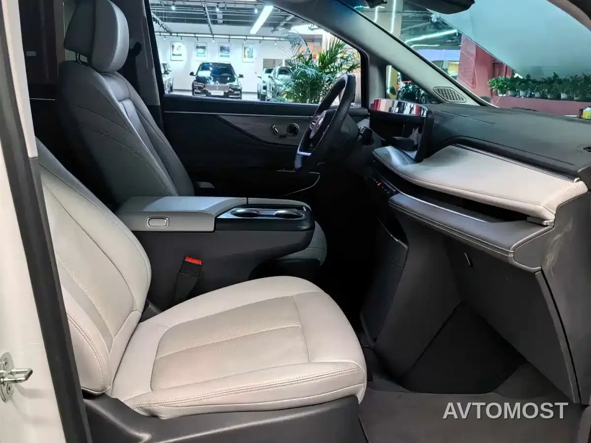 Buick GL8 2025 Land Honor Premium Edition — фото 4