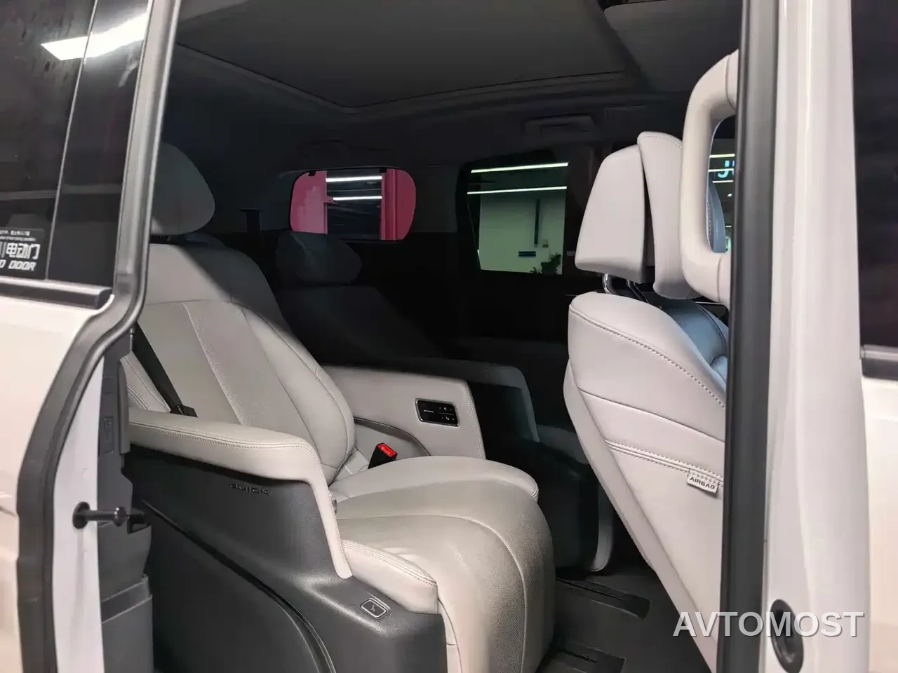 Buick GL8 2025 Land Honor Premium Edition — фото 5