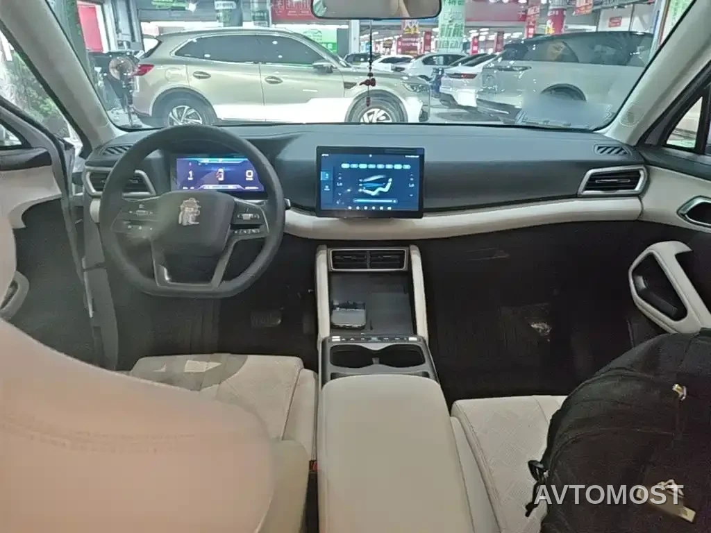 BYD Yuan UP 2025 Model 301KM Navigator — фото 10