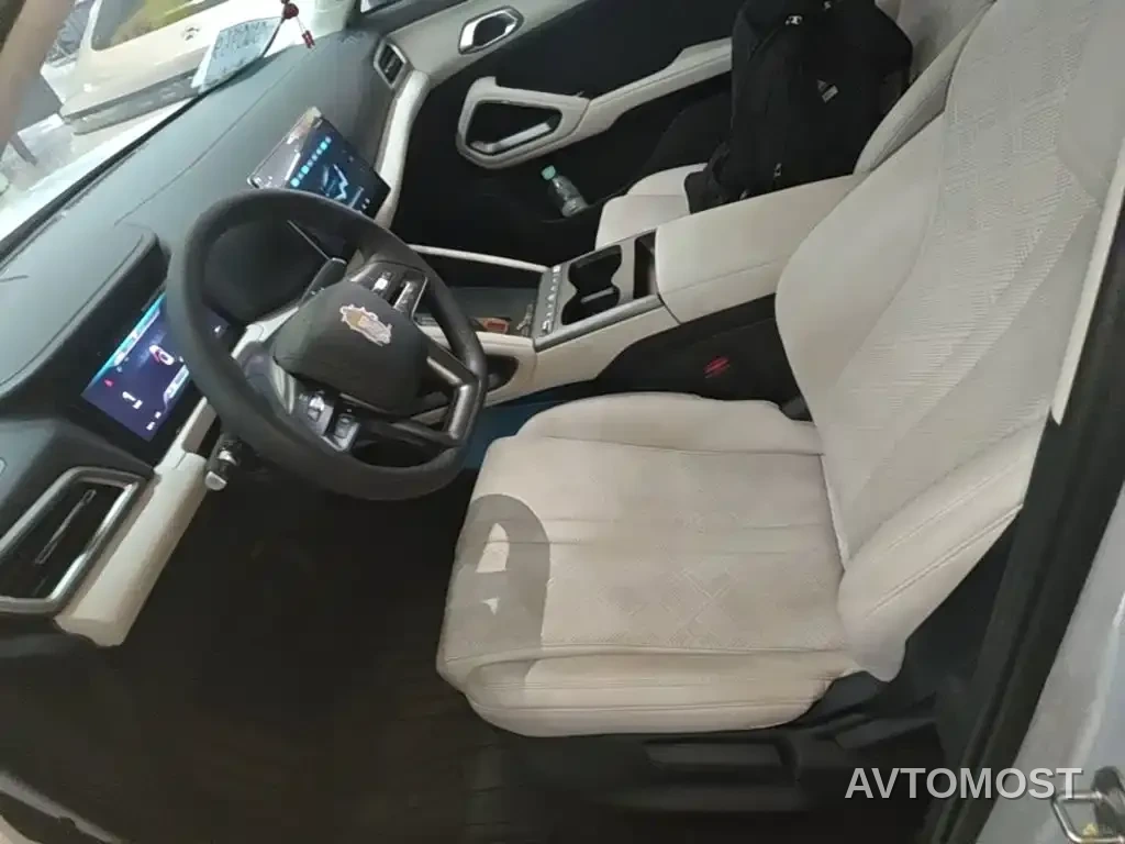 BYD Yuan UP 2025 Model 301KM Navigator — фото 15