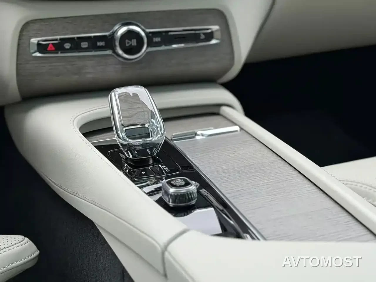 Volvo XC90 2023 B6 Smart Elegance Luxury Edition 7-Seater — фото 7