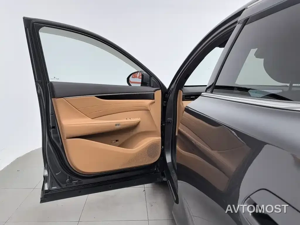 Dongfeng Aeolus L8 2025 Plug-in Hybrid — фото 7