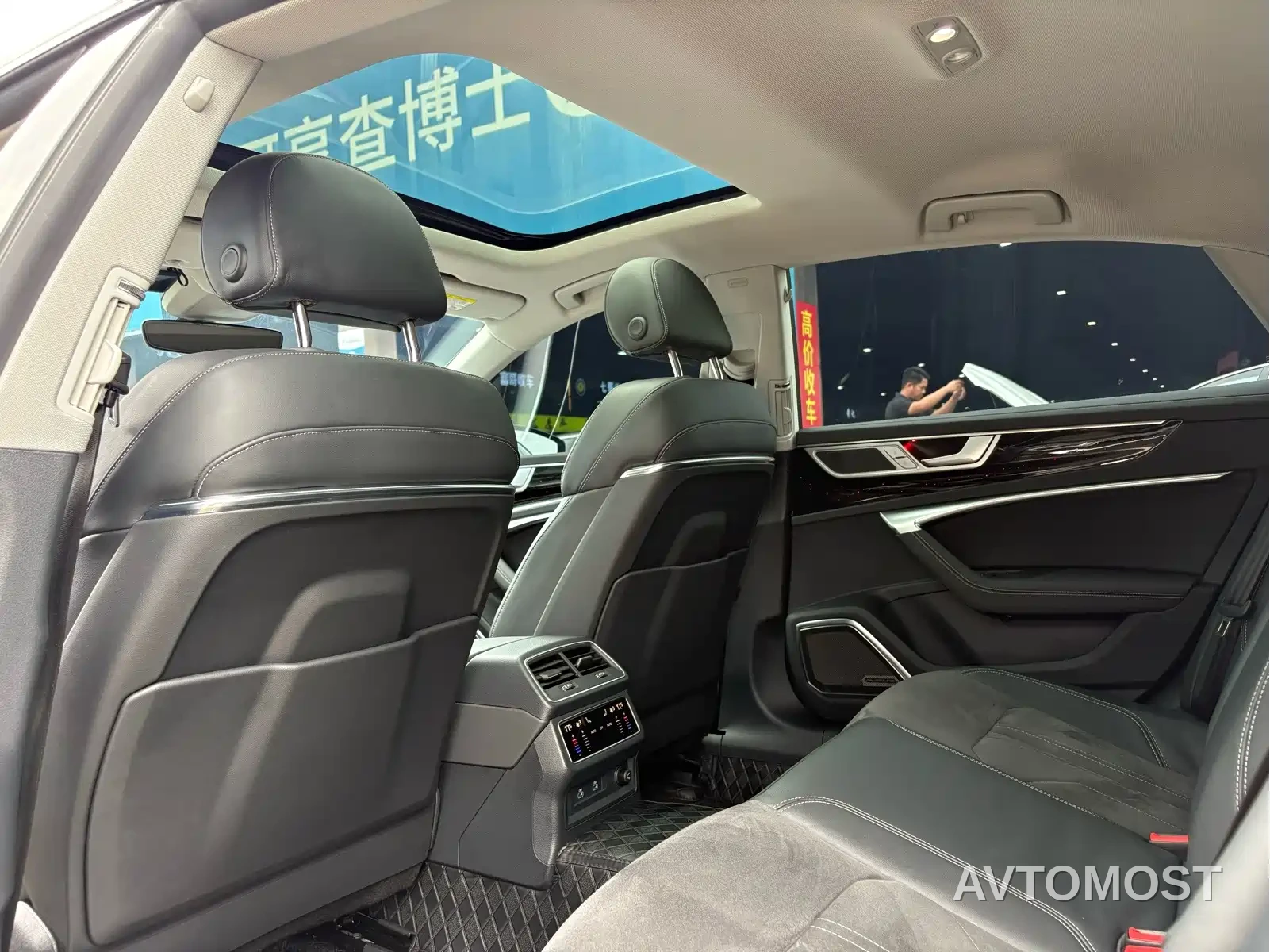 Audi A7L 2024 45 TFSI Luxury — фото 17