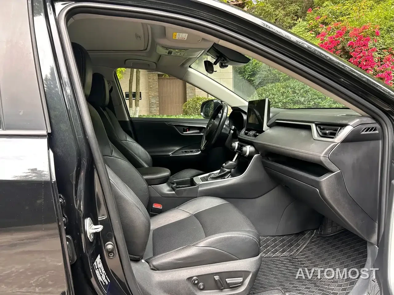 Toyota Wildlander 2022 Hybrid 2.5L E-CVT AWD Luxury Edition — фото 6