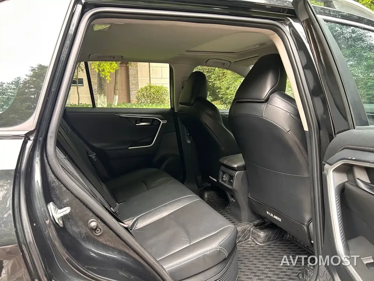 Toyota Wildlander 2022 Hybrid 2.5L E-CVT AWD Luxury Edition — фото 8