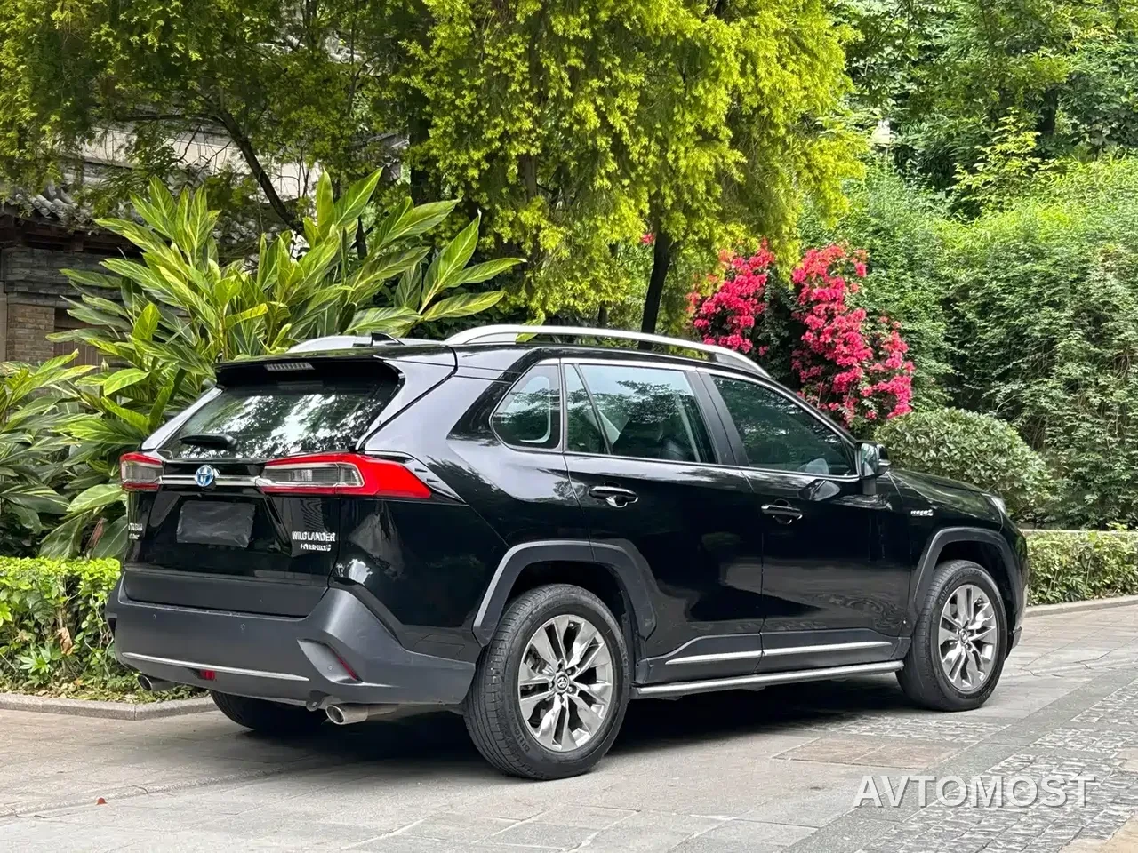 Toyota Wildlander 2022 Hybrid 2.5L E-CVT AWD Luxury Edition — фото 12
