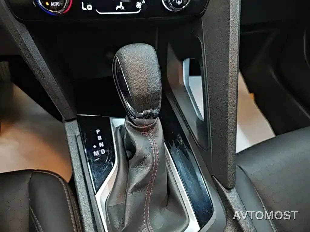 Chevrolet Volando 2020 Mild Hybrid Redline 530T Automatic Premium Edition (5+2 seater) — фото 14