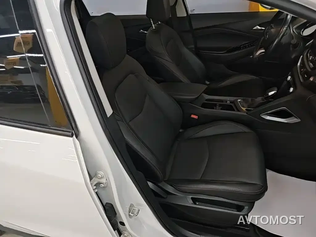 Chevrolet Volando 2020 Mild Hybrid Redline 530T Automatic Premium Edition (5+2 seater) — фото 25