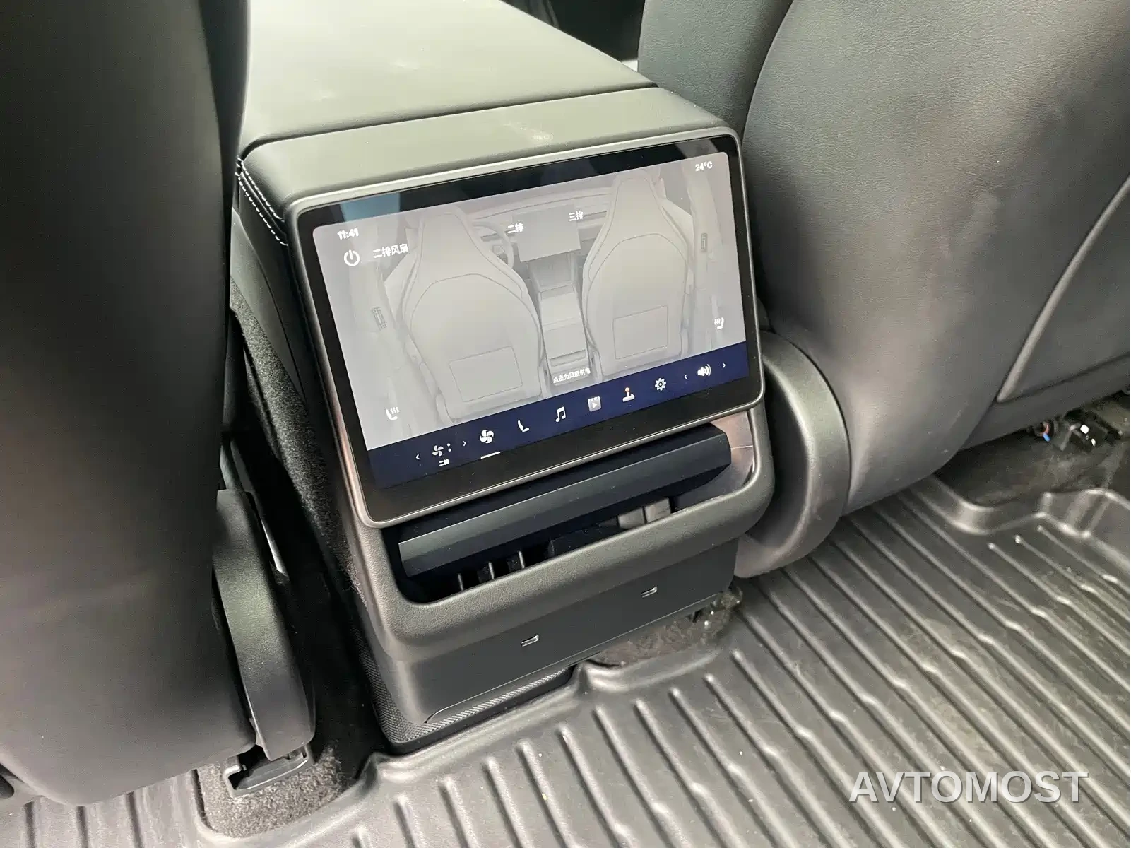 Tesla Model Y L 2025 Facelift Long Range AWD — фото 12