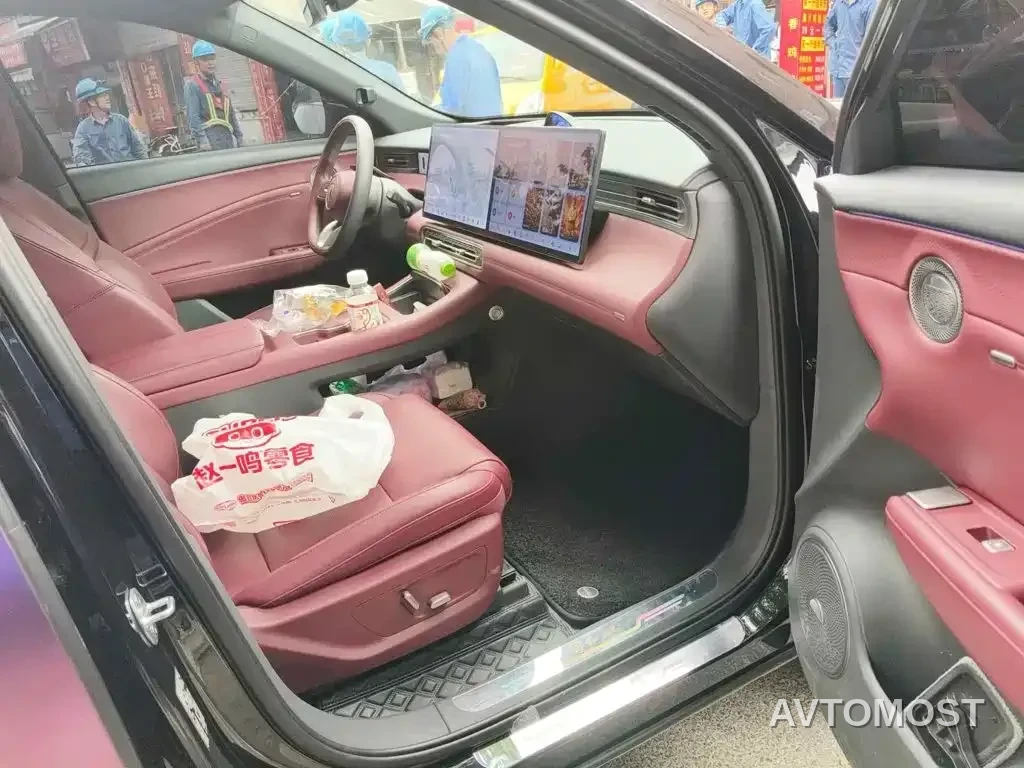 Hongqi HS6 PHEV 2026 Model 220 Intelligent Hybrid Edition — фото 12