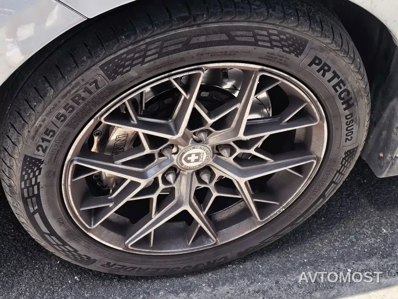 Toyota Avalon 2019 Hybrid 2.5L Luxury Edition China VI — фото 6